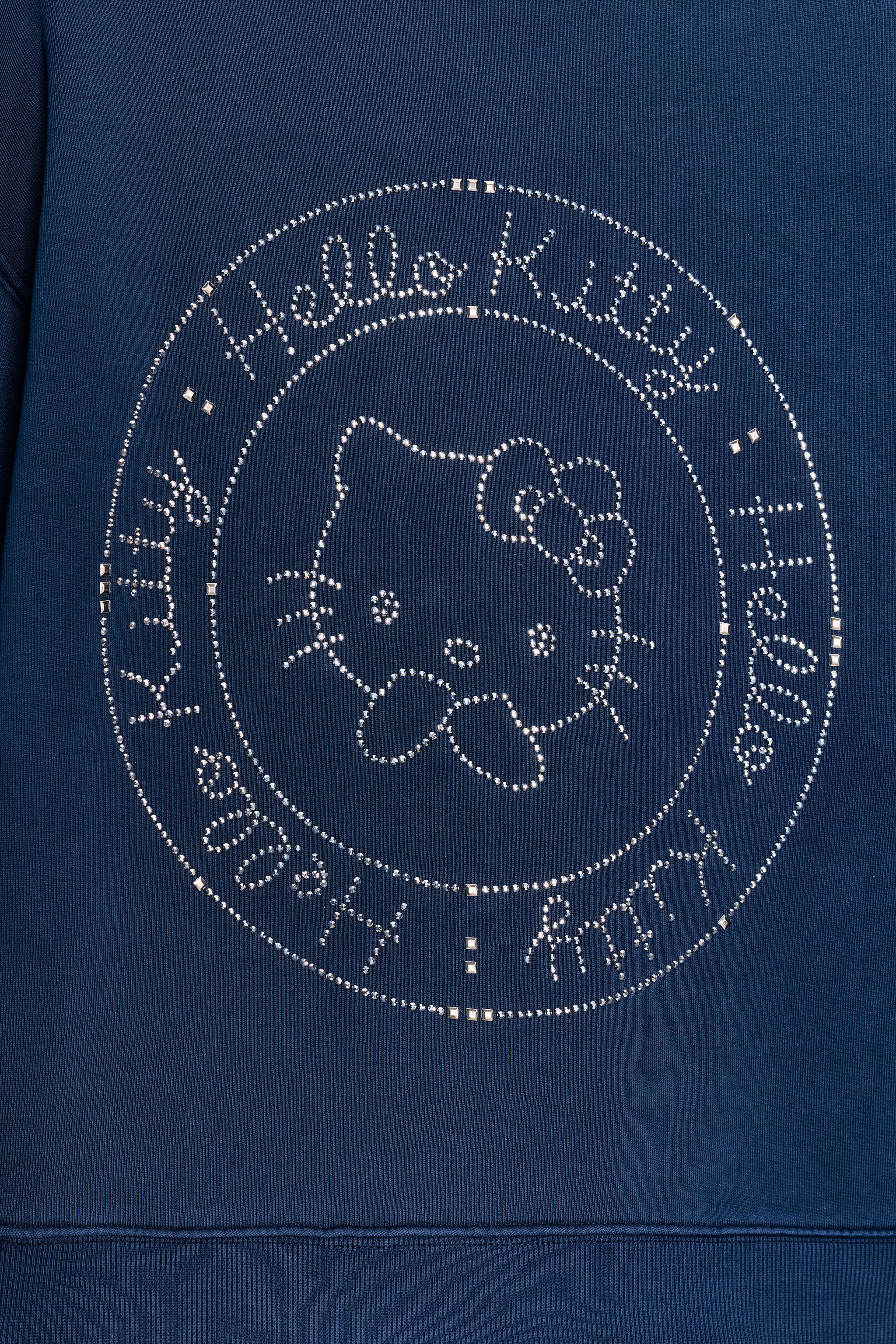 SWEAT LAVÉ HELLO KITTY © 2025 SANRIO